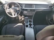 ✅ 2020 Kia Optima LX • VIN: 5XXGT4L36LG433280 • Lot: 52545835. Wystawiony na Copart z przebiegiem 81 341 mil. Bezpłatny archiwum sprzedaży aukcyjnych z USA i szczegółowy raport historii pojazdu na DreamBid. Zdjęcie 8.