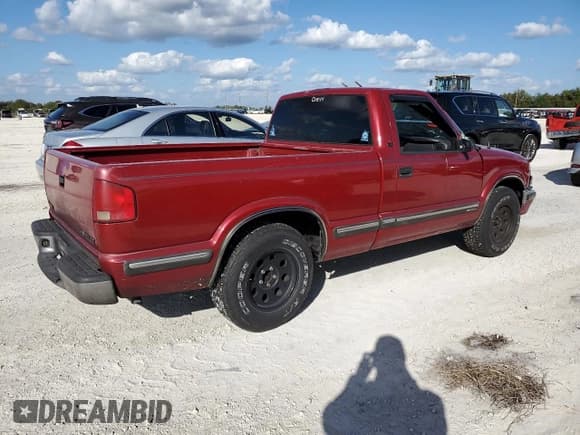 ✅ 1998 Chevrolet S-10 LS • VIN: 1GCCS1446WK207984 • Лот: 80580584. Опубликован ранее на Copart с пробегом 139 040 миль. Бесплатный доступ к архиву аукционных продаж из США и подробный отчёт об истории автомобиля на DreamBid. Изображение 3.