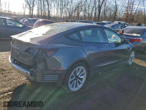✅ 2022 Tesla Model 3 Long Range • VIN: 5YJ3E1EBXNF242124 • Lot: 94898875. Wystawiony na Copart z przebiegiem 50 846 mil. Bezpłatny archiwum sprzedaży aukcyjnych z USA i szczegółowy raport historii pojazdu na DreamBid. Zdjęcie 3.