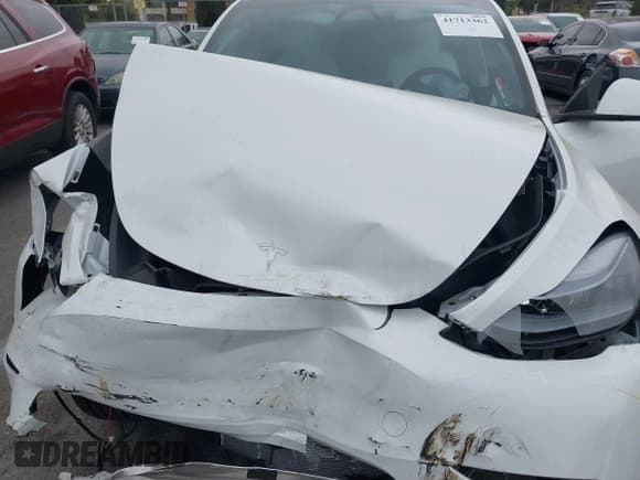 ✅ 2024 Tesla Model Y • VIN: 7SAYGDED6RF166543 • Лот: 41713362. Опубликован ранее на IAAI с пробегом Не указан. Бесплатный доступ к архиву аукционных продаж из США и подробный отчёт об истории автомобиля на DreamBid. Изображение 10.