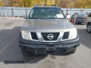 ✅ 2005 Nissan Frontier Nismo • VIN: 1N6AD07W05C464086 • Lot: 43630298. Wystawiony na IAAI z przebiegiem 253 160 mil. Bezpłatny archiwum sprzedaży aukcyjnych z USA i szczegółowy raport historii pojazdu na DreamBid. Zdjęcie 6.