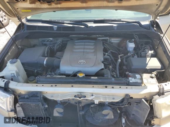 ✅ 2010 Toyota Sequoia Platinum • VIN: 5TDYY5G15AS022940 • Lot: 69270715. Listed on Copart with 221,232 mi. Free auction sales archive from the USA and detailed vehicle history report at DreamBid. Image 12.