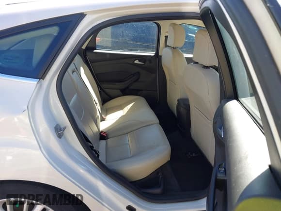 ✅ 2018 Ford Focus Titanium • VIN: 1FADP3N26JL271708 • Lot: 43531238. Listed on IAAI with 154,503 mi. Free auction sales archive from the USA and detailed vehicle history report at DreamBid. Image 8.