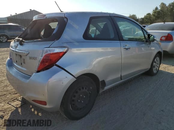 ✅ 2012 Toyota Yaris L • VIN: JTDJTUD34CD508363 • Лот: 67616025. Опубликован ранее на Copart с пробегом 136 110 миль. Бесплатный доступ к архиву аукционных продаж из США и подробный отчёт об истории автомобиля на DreamBid. Изображение 3.