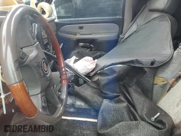 ✅ 2004 GMC Yukon SLE • VIN: 1GKEC13T04R186881 • Lot: 85373715. Listed on Copart with Not provided. Free auction sales archive from the USA and detailed vehicle history report at DreamBid. Image 7.