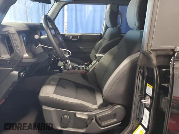 ✅ 2025 Ford Bronco Big Bend • VIN: 1FMDE7BH4SLA43087 • Лот: 89469565. Опубликован ранее на Copart с пробегом 10 488 миль. Бесплатный доступ к архиву аукционных продаж из США и подробный отчёт об истории автомобиля на DreamBid. Изображение 7.