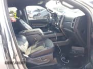 ✅ 2021 Ford Expedition Limited • VIN: 1FMJU1KT0MEA56014 • Lot: 43250236. Wystawiony na IAAI z przebiegiem 82 950 mil. Bezpłatny archiwum sprzedaży aukcyjnych z USA i szczegółowy raport historii pojazdu na DreamBid. Zdjęcie 5.