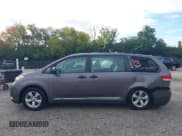 ✅ 2013 Toyota Sienna L • VIN: 5TDZK3DC4DS284422 • Lot: 43499374. Wystawiony na IAAI z przebiegiem 183 570 mil. Bezpłatny archiwum sprzedaży aukcyjnych z USA i szczegółowy raport historii pojazdu na DreamBid. Zdjęcie 14.