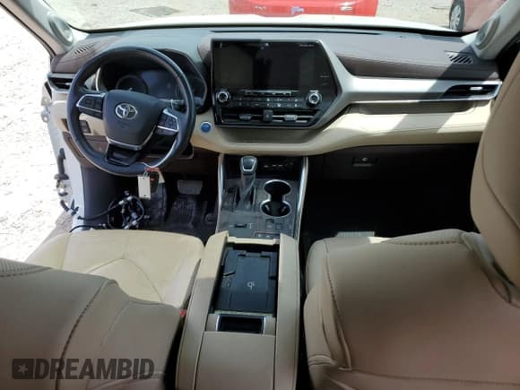 ✅ 2020 Toyota Highlander Hybrid Limited • VIN: 5TDDBRCH7LS012911 • Lot: 60807624. Listed on Copart with 43,775 mi. Free auction sales archive from the USA and detailed vehicle history report at DreamBid. Image 8.