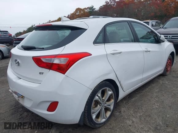 ✅ 2013 Hyundai Elantra • VIN: KMHD35LE3DU095628 • Lot: 43680187. Listed on IAAI with 214,308 mi. Free auction sales archive from the USA and detailed vehicle history report at DreamBid. Image 4.