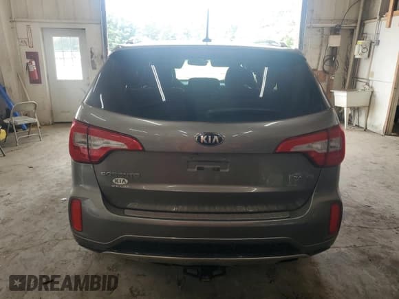 ✅ 2015 Kia Sorento SX Limited • VIN: 5XYKWDA73FG623948 • Lot: 67819265. Listed on Copart with 142,329 mi. Free auction sales archive from the USA and detailed vehicle history report at DreamBid. Image 6.