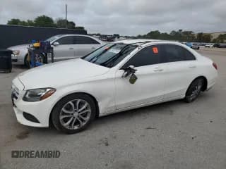 ✅ 2015 Mercedes-Benz C 300 • VIN: 55SWF4JB7FU072502 • Lot: 59528145. Wystawiony na Copart z przebiegiem 129 254 mil. Bezpłatny archiwum sprzedaży aukcyjnych z USA i szczegółowy raport historii pojazdu na DreamBid. Zdjęcie 1.