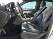 ✅ 2019 Mercedes-Benz GLC 300 • VIN: WDC0J4KBXKF618293 • Лот: 70149285. Опубликован ранее на Copart с пробегом 106 007 миль. Бесплатный доступ к архиву аукционных продаж из США и подробный отчёт об истории автомобиля на DreamBid. Изображение 7.