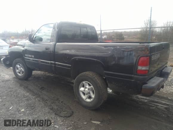 ✅ 2000 Dodge 1500 • VIN: 1B7HF16Y4YS557109 • Lot: 36011985. Listed on IAAI with Not provided. Free auction sales archive from the USA and detailed vehicle history report at DreamBid. Image 3.