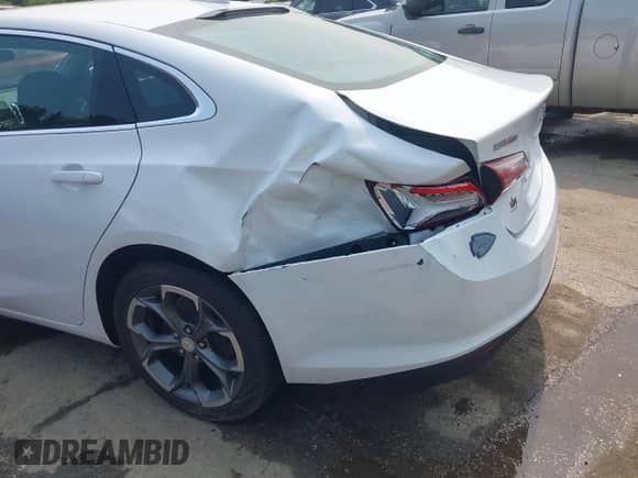 2020 Chevrolet Malibu LT with VIN 1G1ZD5ST3LF116500, listed as a IAAI auction lot 42922844 with 112,589 mi miles and . Bid and sale history available at DreamBid. Image 6.