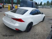 ✅ 2017 Lexus IS 200t • VIN: JTHBA1D24H5050064 • Lot: 43039594. Wystawiony na IAAI z przebiegiem 65 624 mil. Bezpłatny archiwum sprzedaży aukcyjnych z USA i szczegółowy raport historii pojazdu na DreamBid. Zdjęcie 4.