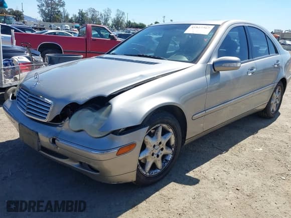 ✅ 2004 Mercedes-Benz C 240 • VIN: WDBRF61J64E015691 • Lot: 41827367. Wystawiony na IAAI z przebiegiem 171 003 mil. Bezpłatny archiwum sprzedaży aukcyjnych z USA i szczegółowy raport historii pojazdu na DreamBid. Zdjęcie 2.