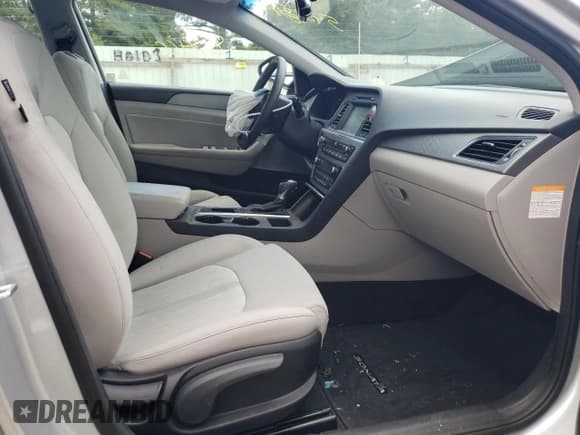 ✅ 2017 Hyundai Sonata SE • VIN: KMHE24L18HA058483 • Лот: 54292492. Опубликован ранее на Copart с пробегом 83 466 миль. Бесплатный доступ к архиву аукционных продаж из США и подробный отчёт об истории автомобиля на DreamBid. Изображение 5.