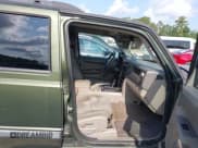 ✅ 2007 Jeep Commander Sport • VIN: 1J8HH48P57C699969 • Lot: 42387743. Wystawiony na IAAI z przebiegiem 199 043 mil. Bezpłatny archiwum sprzedaży aukcyjnych z USA i szczegółowy raport historii pojazdu na DreamBid. Zdjęcie 5.