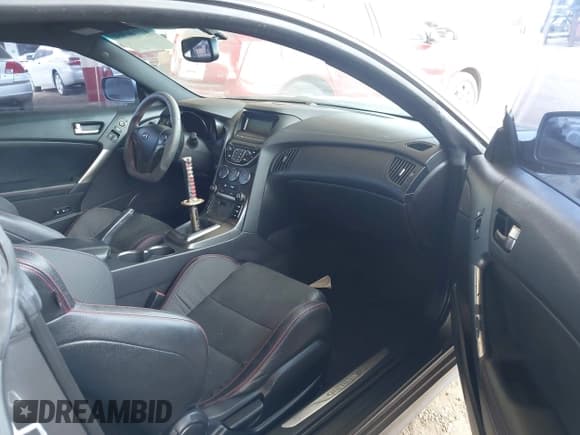 ✅ 2015 Hyundai Genesis Coupe Ultimate • VIN: KMHHU6KJ1FU130608 • Lot: 42746964. Wystawiony na IAAI z przebiegiem 82 311 mil. Bezpłatny archiwum sprzedaży aukcyjnych z USA i szczegółowy raport historii pojazdu na DreamBid. Zdjęcie 5.