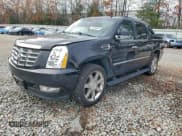 ✅ 2013 Cadillac Escalade EXT Premium • VIN: 3GYT4NEF9DG284137 • Лот: 94056645. Опубликован ранее на Copart с пробегом 272 726 миль. Бесплатный доступ к архиву аукционных продаж из США и подробный отчёт об истории автомобиля на DreamBid. Изображение 1.