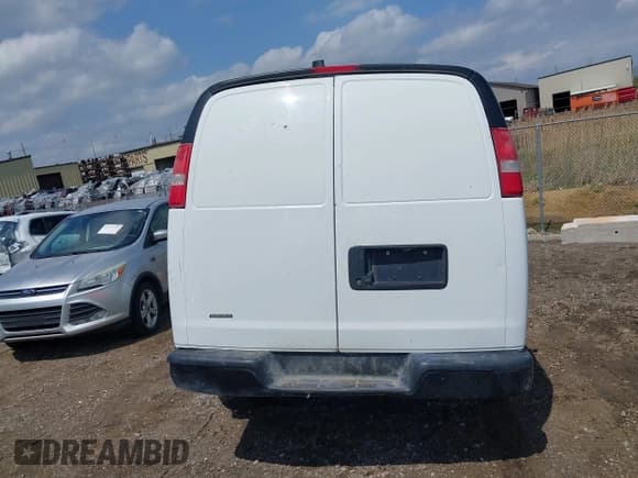 ✅ 2016 Chevrolet Express Cargo • VIN: 1GCZGHFF9G1269518 • Lot: 42130511. Listed on IAAI with 249,098 mi. Free auction sales archive from the USA and detailed vehicle history report at DreamBid. Image 16.