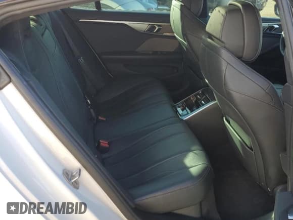 ✅ 2021 BMW 8 Series M850i • VIN: WBAGV8C07MCF61729 • Lot: 68120413. Listed on Copart with 31,853 mi. Free auction sales archive from the USA and detailed vehicle history report at DreamBid. Image 10.