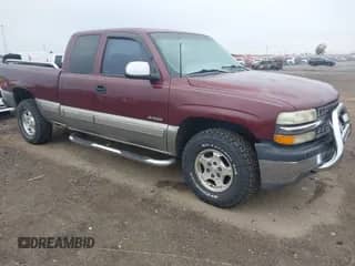 1999 Chevrolet Silverado 1500 LS z VIN 1GCEK19T8XE231163, wystawiony jako IAAI lot #43513149 z przebiegiem 204 007 mil mil oraz . Historia ofert i sprzedaży dostępna na DreamBid. Obrazek 1.