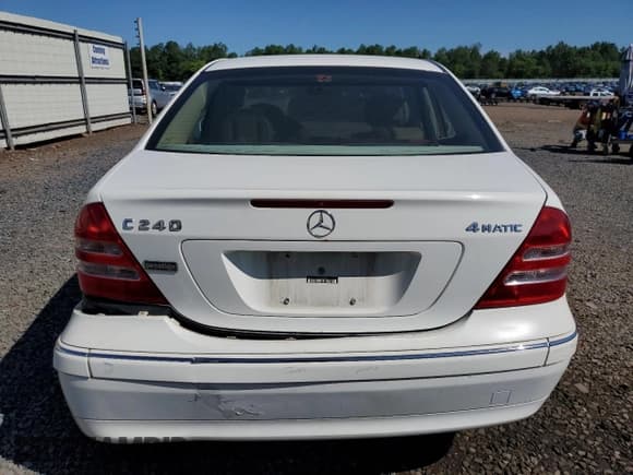 ✅ 2004 Mercedes-Benz C 240 • VIN: WDBRF81J04F512788 • Lot: 55029245. Wystawiony na Copart z przebiegiem 155 524 mil. Bezpłatny archiwum sprzedaży aukcyjnych z USA i szczegółowy raport historii pojazdu na DreamBid. Zdjęcie 6.