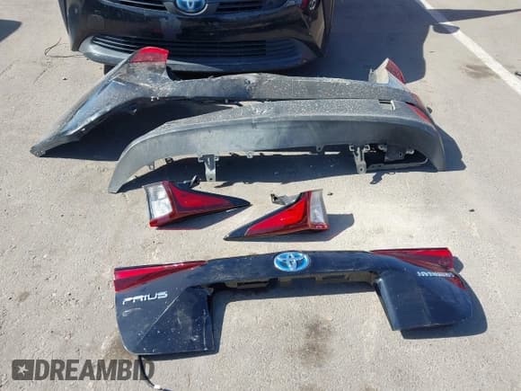 ✅ 2021 Toyota Prius L Eco • VIN: JTDKAMFU4M3148468 • Lot: 42710611. Listed on IAAI with 160,129 mi. Free auction sales archive from the USA and detailed vehicle history report at DreamBid. Image 12.