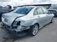 ✅ 2014 Mercedes-Benz C 250 Sport • VIN: WDDGF4HB1EA951907 • Lot: 42580563. Wystawiony na IAAI z przebiegiem 51 592 mil. Bezpłatny archiwum sprzedaży aukcyjnych z USA i szczegółowy raport historii pojazdu na DreamBid. Zdjęcie 18.