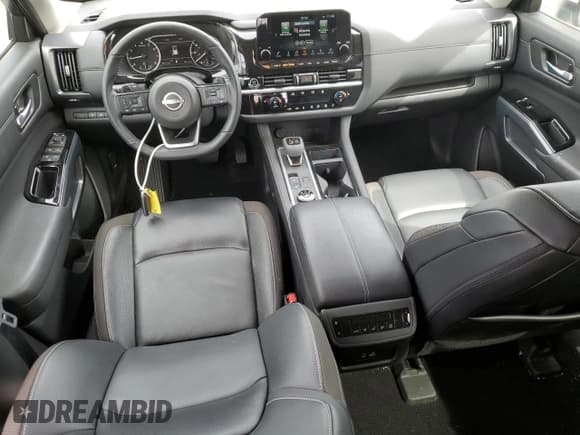 ✅ 2024 Nissan Pathfinder SL • VIN: 5N1DR3CC4RC261637 • Лот: 51686175. Опубликован ранее на Copart с пробегом 9 870 миль. Бесплатный доступ к архиву аукционных продаж из США и подробный отчёт об истории автомобиля на DreamBid. Изображение 8.