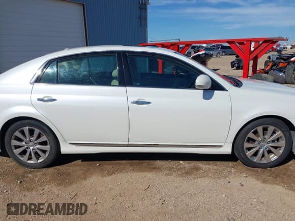 ✅ 2012 Toyota Avalon • VIN: 4T1BK3DB6CU453001 • Lot: 42837978. Listed on IAAI with 151,824 mi. Free auction sales archive from the USA and detailed vehicle history report at DreamBid. Image 13.