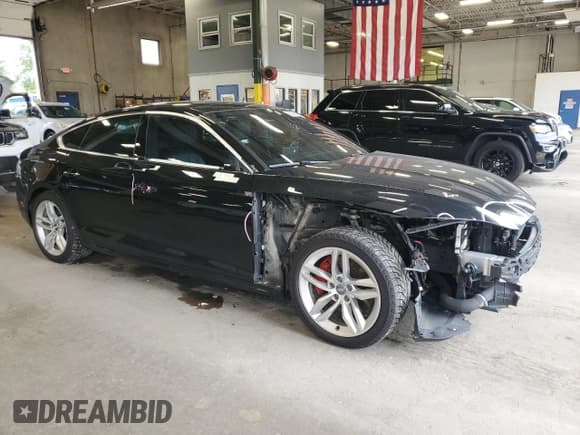 ✅ 2019 Audi A5 Sportback Premium • VIN: WAUANCF52KA075156 • Lot: 66308505. Wystawiony na Copart z przebiegiem 95 579 mil. Bezpłatny archiwum sprzedaży aukcyjnych z USA i szczegółowy raport historii pojazdu na DreamBid. Zdjęcie 4.
