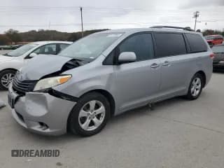 ✅ 2013 Toyota Sienna LE • VIN: 5TDKK3DC6DS344766 • Lot: 91772365. Wystawiony na Copart z przebiegiem 210 874 mil. Bezpłatny archiwum sprzedaży aukcyjnych z USA i szczegółowy raport historii pojazdu na DreamBid. Zdjęcie 1.
