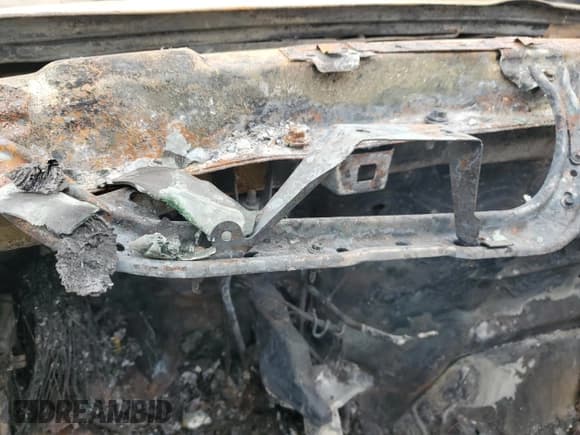 ✅ 2002 Chevrolet Silverado 1500 LS • VIN: 2GCEC19V321430517 • Лот: 92441305. Опубликован ранее на Copart с пробегом Не указан. Бесплатный доступ к архиву аукционных продаж из США и подробный отчёт об истории автомобиля на DreamBid. Изображение 9.