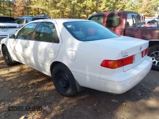 ✅ 2000 Toyota Camry LE • VIN: 4T1BG22K7YU960933 • Lot: 43691678. Wystawiony na IAAI z przebiegiem 223 042 mil. Bezpłatny archiwum sprzedaży aukcyjnych z USA i szczegółowy raport historii pojazdu na DreamBid. Zdjęcie 3.