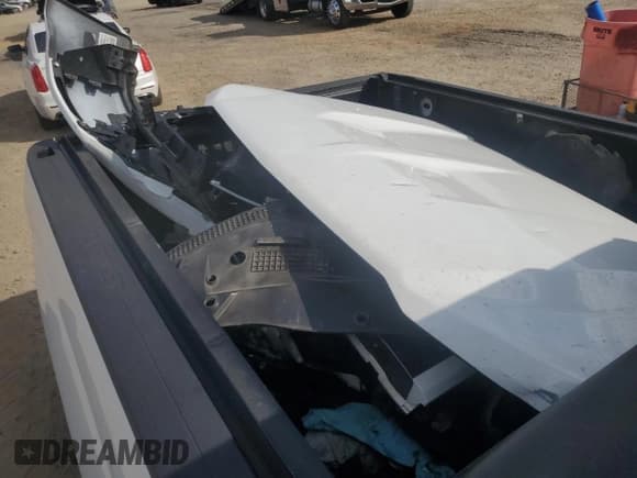 ✅ 2018 Chevrolet Silverado 1500 Custom • VIN: 1GCRCPEC6JZ235817 • Lot: 84731545. Wystawiony na Copart z przebiegiem 144 909 mil. Bezpłatny archiwum sprzedaży aukcyjnych z USA i szczegółowy raport historii pojazdu na DreamBid. Zdjęcie 12.