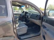 ✅ 2013 Toyota Tacoma • VIN: 3TMLU4EN2DM129101 • Lot: 43251172. Listed on IAAI with 171,384 mi. Free auction sales archive from the USA and detailed vehicle history report at DreamBid. Image 5.