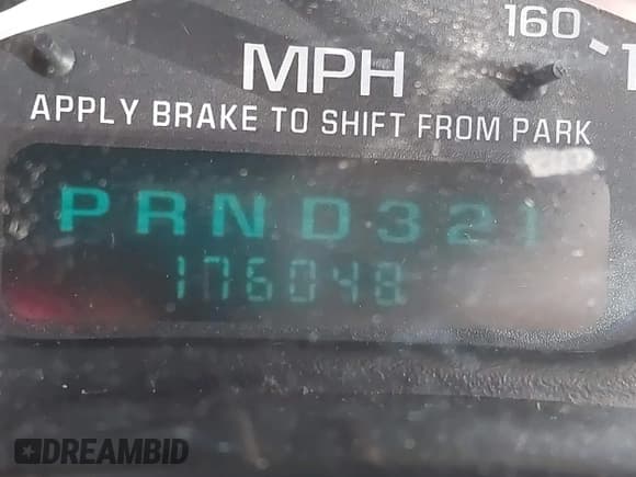 ✅ 2001 Chevrolet Silverado 2500HD LS • VIN: 1GCHC23G21F101862 • Lot: 43640023. Wystawiony na IAAI z przebiegiem 176 048 mil. Bezpłatny archiwum sprzedaży aukcyjnych z USA i szczegółowy raport historii pojazdu na DreamBid. Zdjęcie 16.