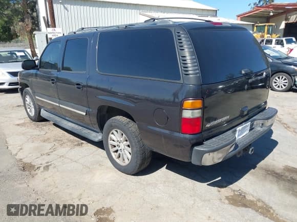 ✅ 2006 Chevrolet Suburban LS • VIN: 1GNEC16Z86J168195 • Lot: 41682417. Wystawiony na IAAI z przebiegiem 186 415 mil. Bezpłatny archiwum sprzedaży aukcyjnych z USA i szczegółowy raport historii pojazdu na DreamBid. Zdjęcie 3.