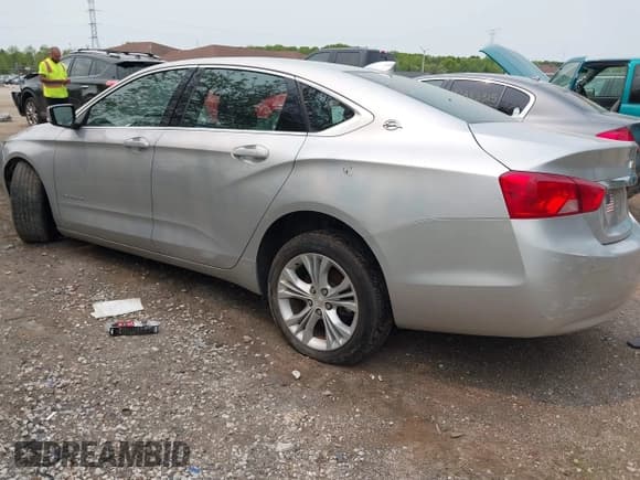 ✅ 2015 Chevrolet Impala LT • VIN: 2G1115SL6F9138980 • Lot: 42384636. Listed on IAAI with 239,993 mi. Free auction sales archive from the USA and detailed vehicle history report at DreamBid. Image 3.