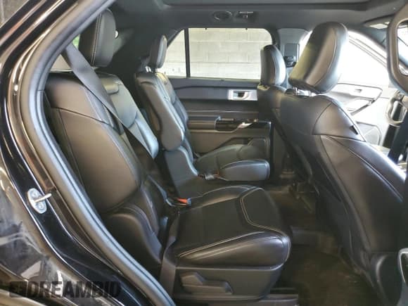 ✅ 2021 Ford Explorer ST • VIN: 1FM5K8GC6MGA93033 • Lot: 54875435. Wystawiony na Copart z przebiegiem 60 938 mil. Bezpłatny archiwum sprzedaży aukcyjnych z USA i szczegółowy raport historii pojazdu na DreamBid. Zdjęcie 11.