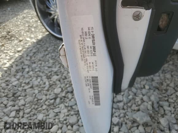 ✅ 2010 Chrysler 300 Touring • VIN: 2C3CA5CV3AH263227 • Lot: 82283745. Wystawiony na Copart z przebiegiem 137 760 mil. Bezpłatny archiwum sprzedaży aukcyjnych z USA i szczegółowy raport historii pojazdu na DreamBid. Zdjęcie 12.