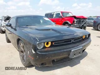 ✅ 2015 Dodge Challenger R/T Plus • VIN: 2C3CDZBT5FH823240 • Lot: 43098496. Wystawiony na IAAI z przebiegiem 131 261 mil. Bezpłatny archiwum sprzedaży aukcyjnych z USA i szczegółowy raport historii pojazdu na DreamBid. Zdjęcie 1.