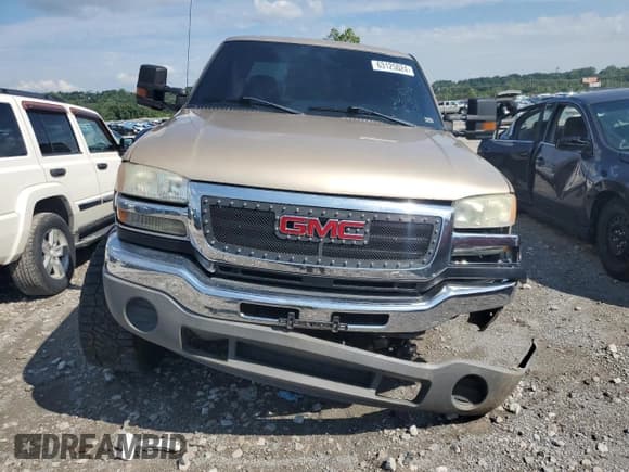 ✅ 2004 GMC Sierra 2500HD • VIN: 1GTHK231X4F155588 • Лот: 63125024. Опубликован ранее на Copart с пробегом 111 238 миль. Бесплатный доступ к архиву аукционных продаж из США и подробный отчёт об истории автомобиля на DreamBid. Изображение 5.