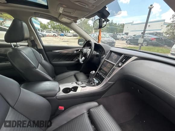 ✅ 2018 Infiniti Q50 Luxe • VIN: JN1EV7AP4JM355648 • Lot: 60669445. Listed on Copart with 92,335 mi. Free auction sales archive from the USA and detailed vehicle history report at DreamBid. Image 5.