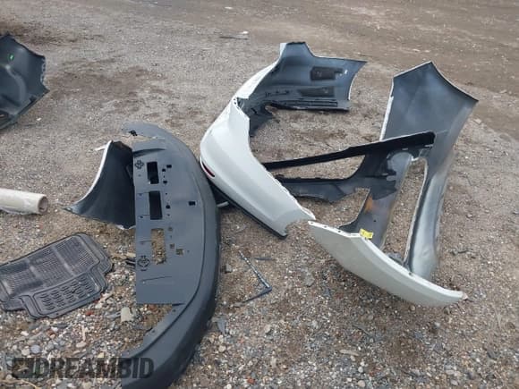 ✅ 2018 Dodge Durango GT • VIN: 1C4RDJDG2JC271859 • Lot: 43519216. Wystawiony na IAAI z przebiegiem 60 819 mil. Bezpłatny archiwum sprzedaży aukcyjnych z USA i szczegółowy raport historii pojazdu na DreamBid. Zdjęcie 12.