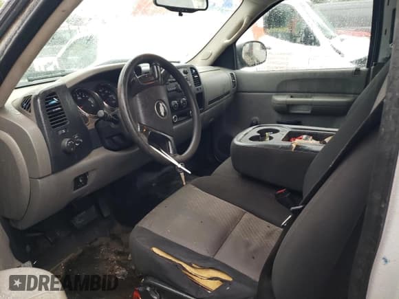 ✅ 2009 Chevrolet Silverado 2500HD Work Truck • VIN: 1GCHC49KX9E109927 • Лот: 69911595. Опубликован ранее на Copart с пробегом 232 092 миль. Бесплатный доступ к архиву аукционных продаж из США и подробный отчёт об истории автомобиля на DreamBid. Изображение 7.