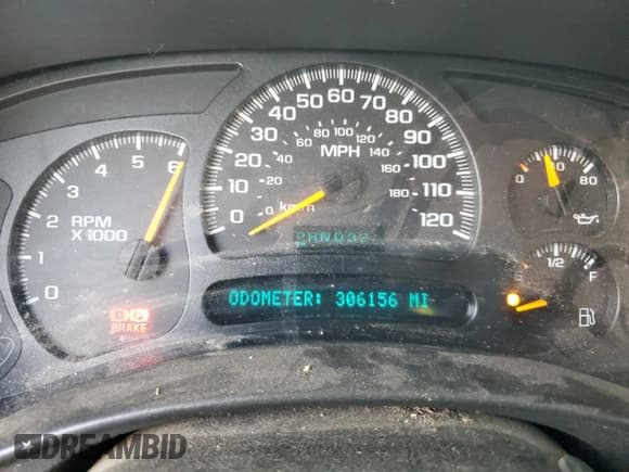 ✅ 2005 Chevrolet Silverado 1500 Work Truck • VIN: 1GCEC14X75Z145355 • Лот: 76287934. Опубликован ранее на Copart с пробегом 306 156 миль. Бесплатный доступ к архиву аукционных продаж из США и подробный отчёт об истории автомобиля на DreamBid. Изображение 9.